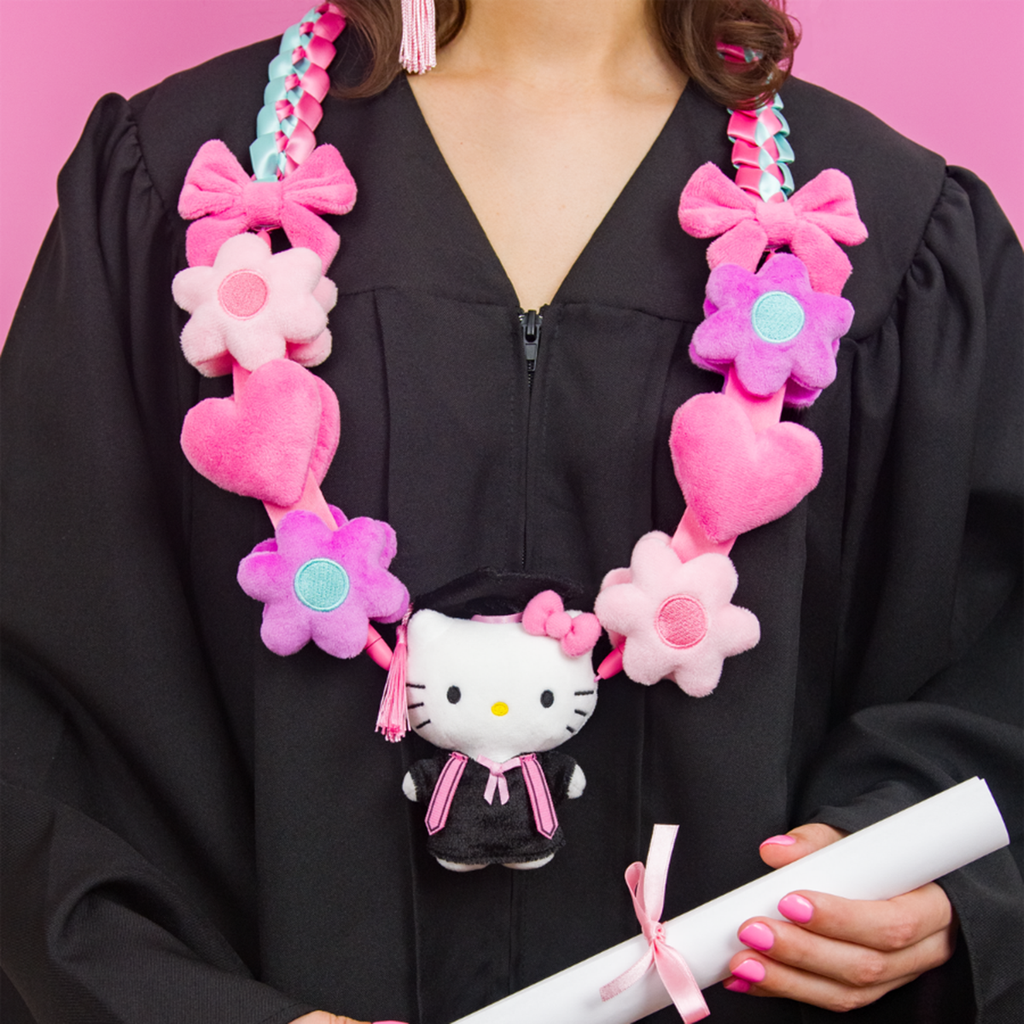 Hello Kitty 21-Inch Graduation Plush Lei with 4-Inch Collectible Plush Hello Kitty 21-Inch Graduation Plush Lei with 4-Inch Collectible Plush